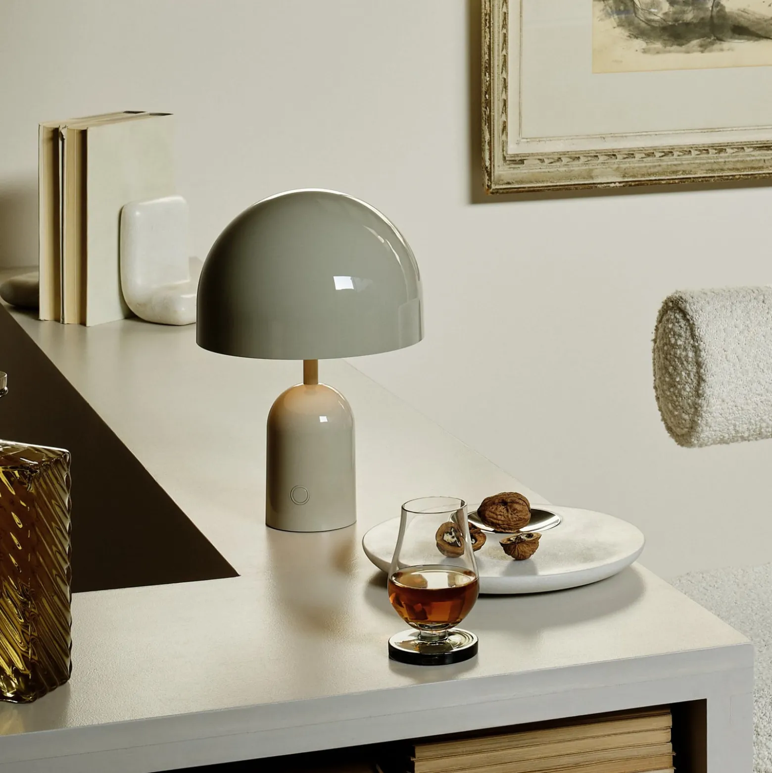 Tom Dixon Akku-pöytälamppu BELL PORTABLE, vaaleanharmaa 28 cm IP44