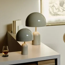 Tom Dixon Akku-pöytälamppu BELL PORTABLE, vaaleanharmaa 28 cm IP44