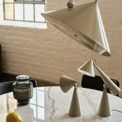 Tom Dixon LED-akkukäyttöinen pöytälamppu Pose, vaaleanharmaa, korkeus 25 cm