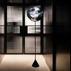 Tom Dixon LED-lattiavalo Melt Cone Slim, savuharmaa, 180 cm
