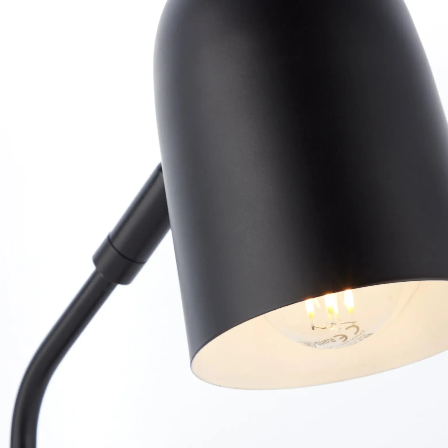 Tong-pöytävalaisin, musta, korkeus 38 cm, metallia