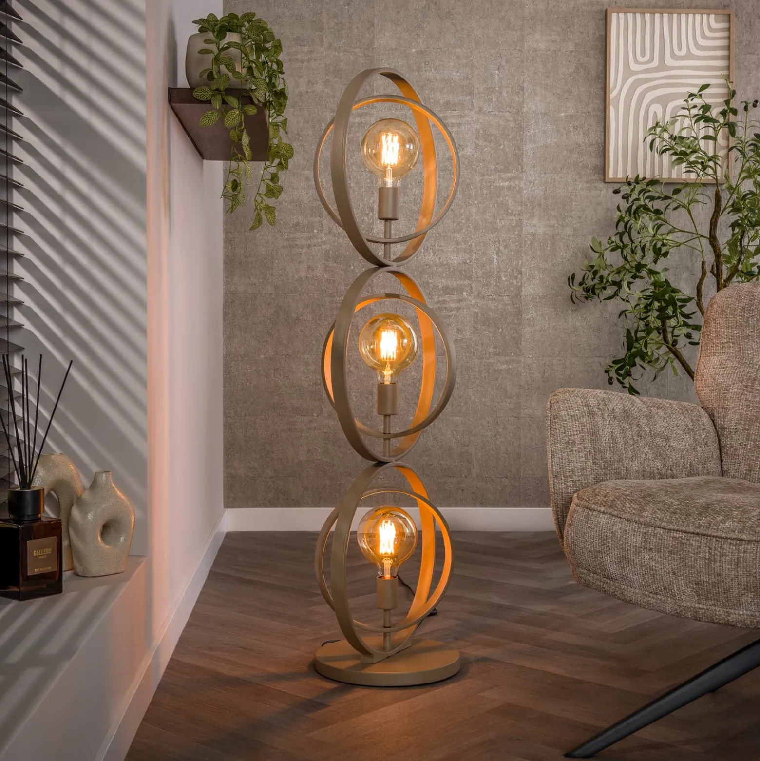 Turn Around -lattiavalaisin, beige, 3-lamppuinen, korkeus 124 cm, E27