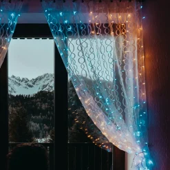 Twinkly RGBW-valoverho, 210 LEDiä
