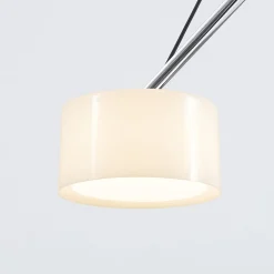 Twin-LED-riippuvalaisin tekee spagaatin