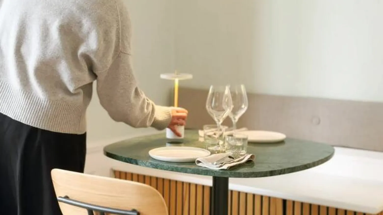 UMAGE akkulamppu Asteria MOVE MINI, marmorinharmaa/teräs, IP44