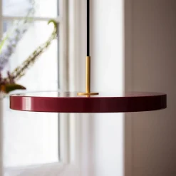 UMAGE Asteria medium -LED-riippuvalo, punainen