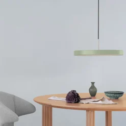UMAGE LED-riippuvalaisin Asteria Medium vaaleanvihreä/messinki Ø 43 cm