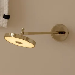 UMAGE LED-seinävalaisin Asteria LONG HW, kiillotettu messinki, 45 cm