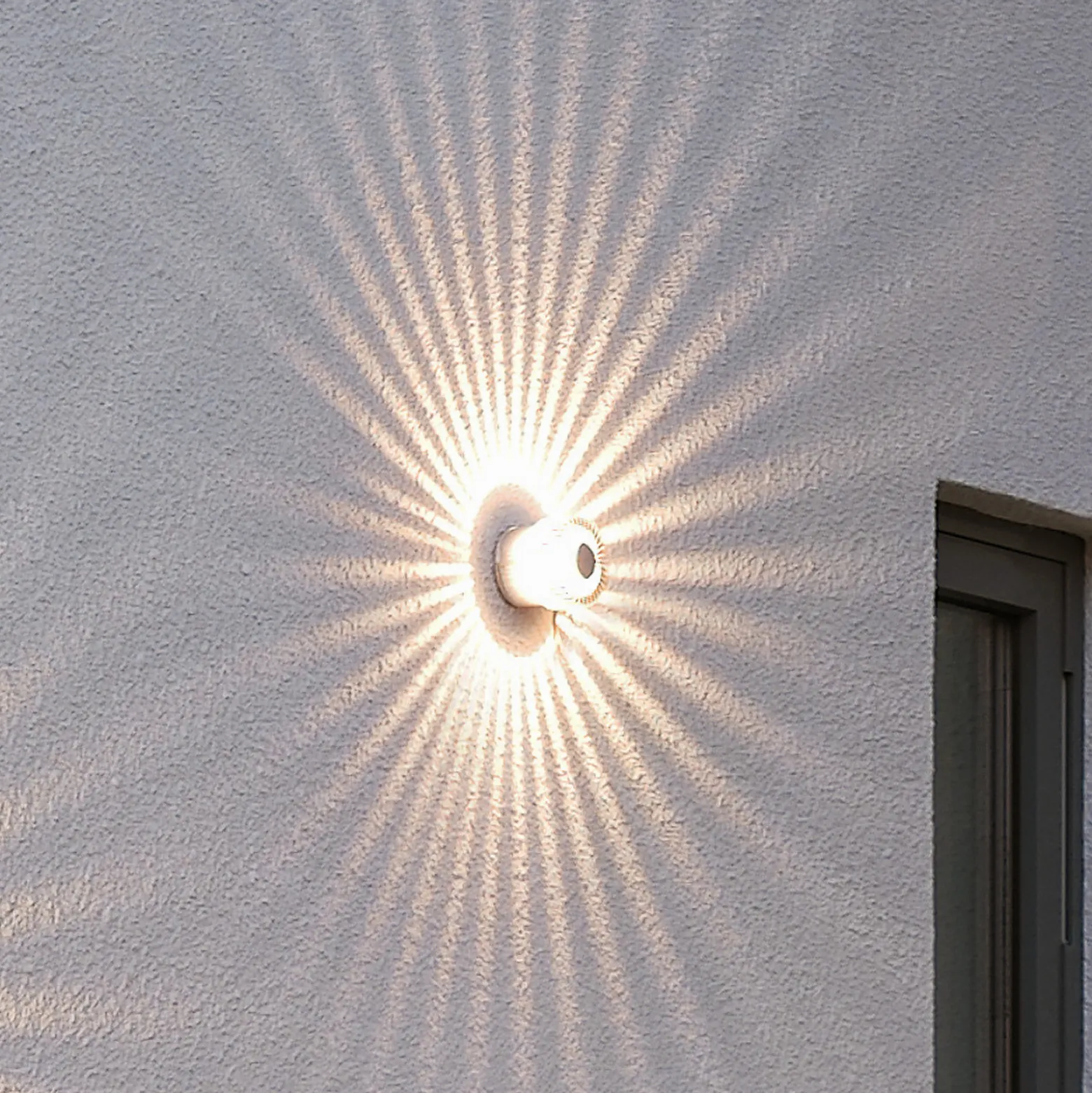 Vaikuttava LED-ulkoseinävalaisin Monza
