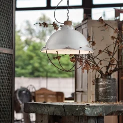 Valkoinen keraaminen riipusvalaisin Luca shabby chic -tyyliin
