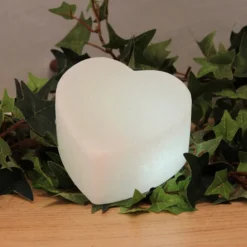 Valkoinen LED-sydän White Line suolakristallista