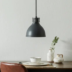 Westinghouse 6326840 -riippuvalo, musta